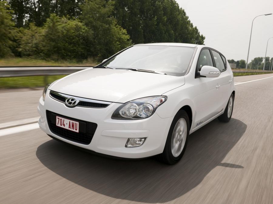  Hyundai i30 Blue Drive 2009 года  (фото 9 из 12)